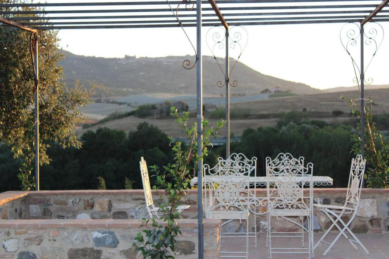 Cordella In Montalcino Wine Resort Exteriör bild